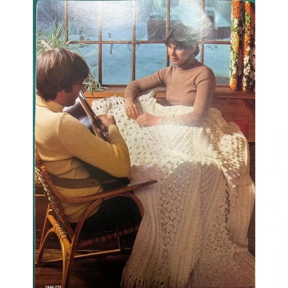 Bernat Afghans in Wonderland Pattern Book No 229 Vintage 70s Crochet Knit MCM